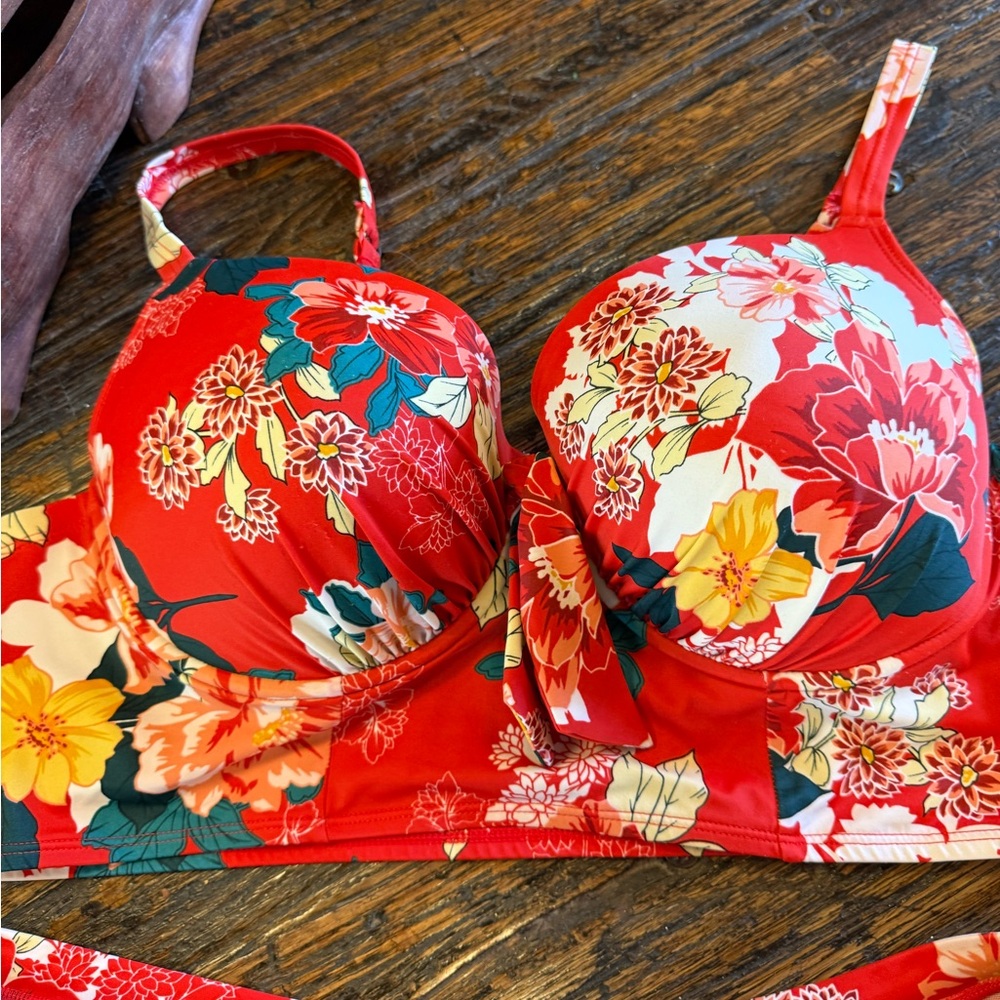 Torrid 2 Floral Tropical Hawaiian Red Two-Piece Swimsuit Set Gorgeous - Picture 6 of 16